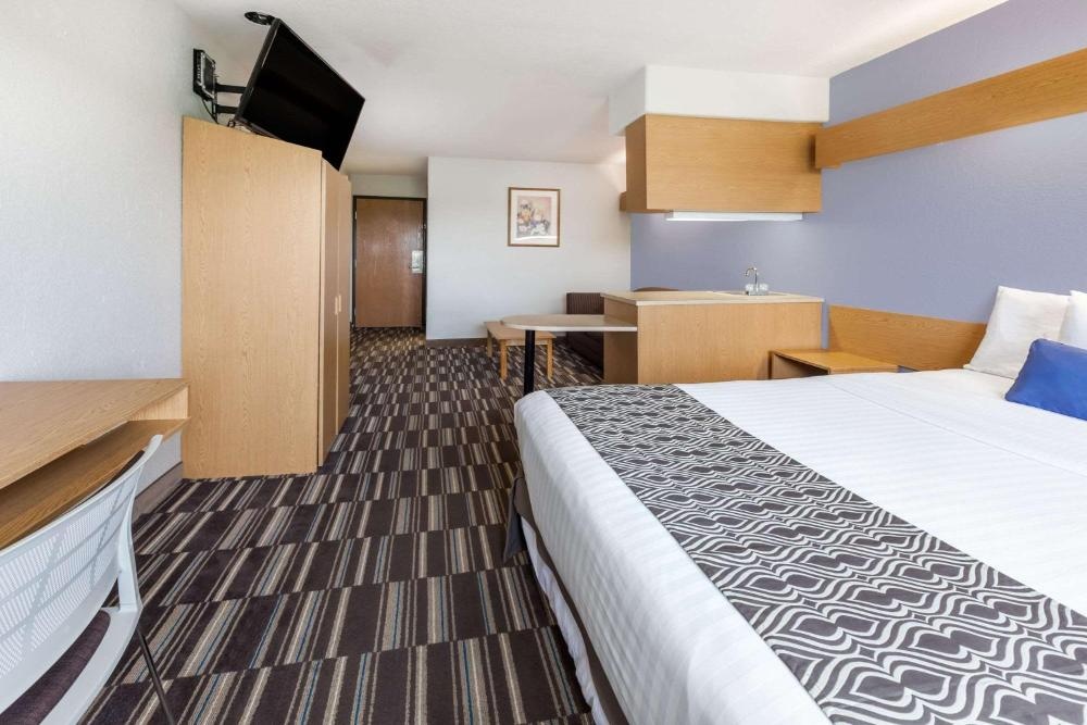 Microtel Inn & Suites by Wyndham Ardmore Image 18