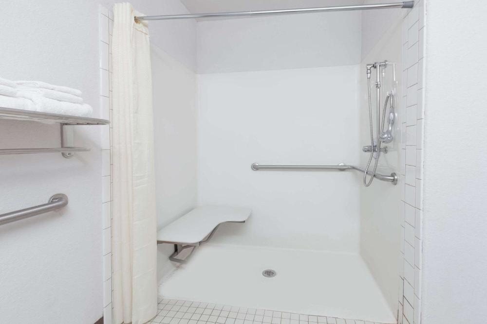 Microtel Inn & Suites by Wyndham Ardmore Image 21