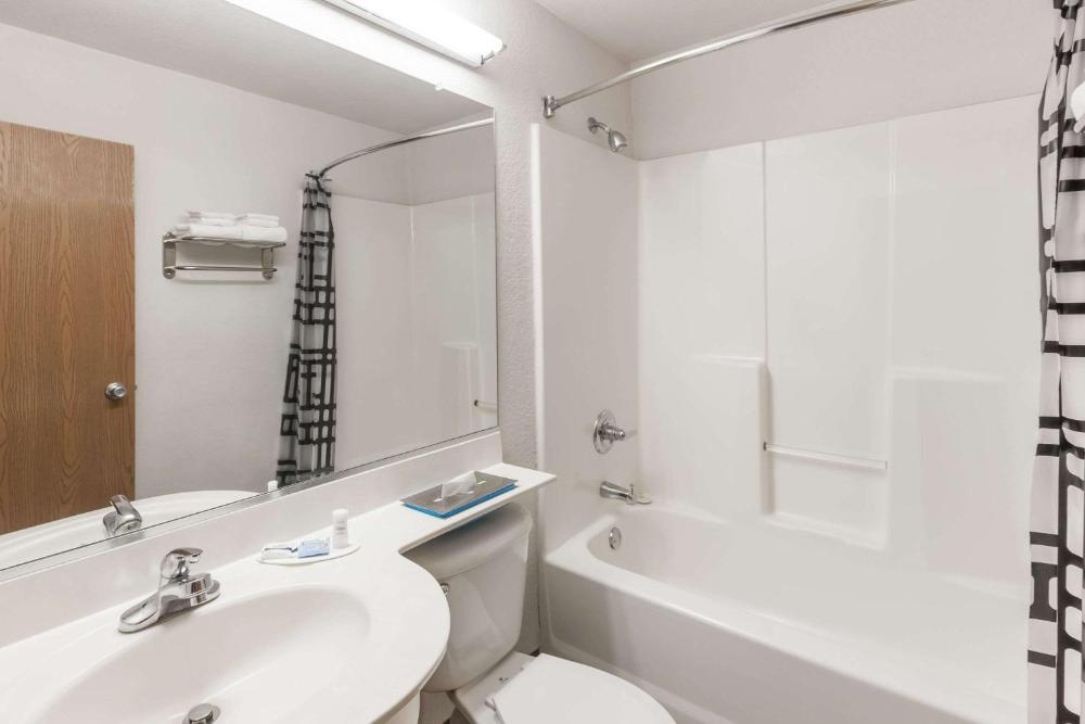Microtel Inn & Suites by Wyndham Ardmore Image 31