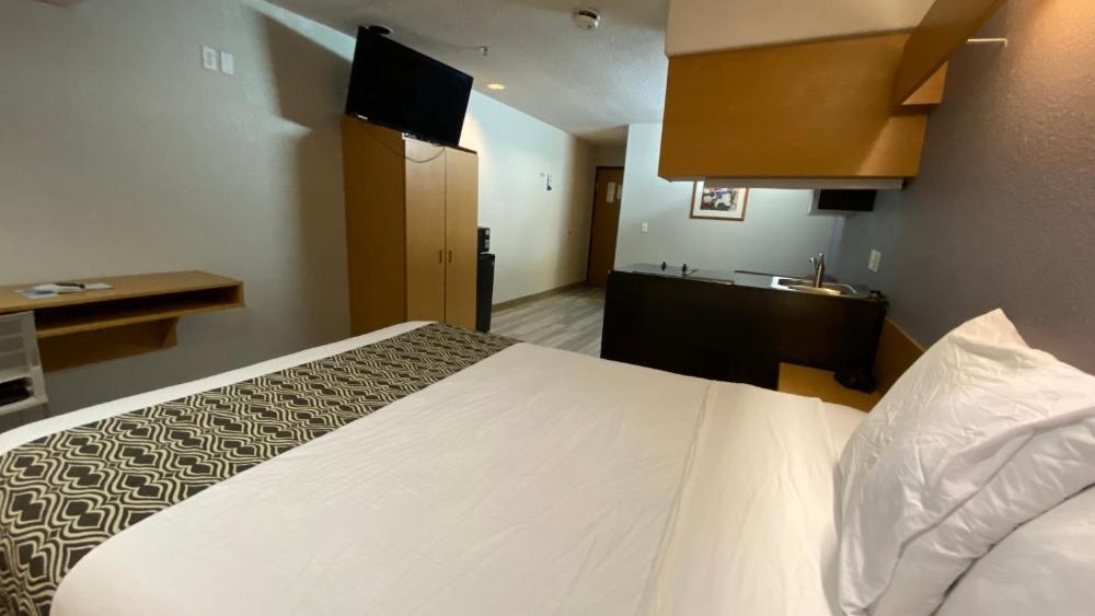 Microtel Inn & Suites by Wyndham Ardmore Image 6