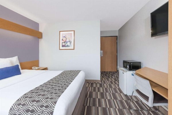 Microtel Inn & Suites by Wyndham Ardmore image 23