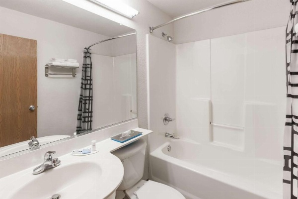 Microtel Inn & Suites by Wyndham Ardmore image 31