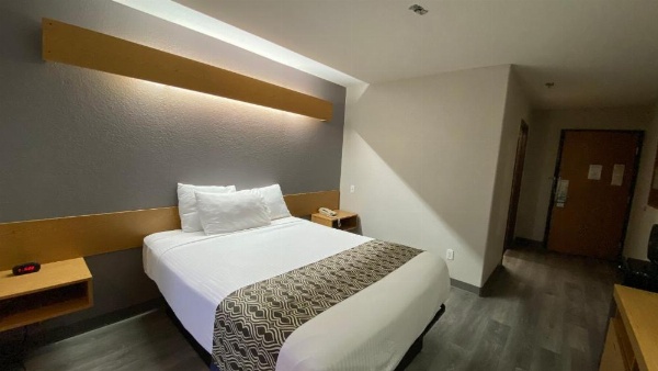 Microtel Inn & Suites by Wyndham Ardmore image 42